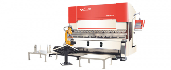 Robot bending workstation